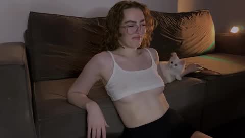 Snapshot of purity_ring chatting on February 24, 2025, 12:41 am Marie online show from February 24, 2025, 12:41 am