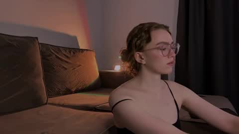 Snapshot of purity_ring chatting on February 28, 2025, 9:04 am Marie online show from February 28, 2025, 9:04 am