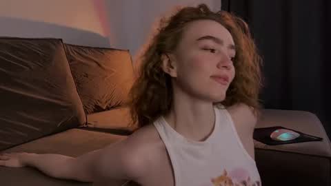 Snapshot of purity_ring chatting on March 2, 2025, 8:27 am Marie online show from March 2, 2025, 8:27 am