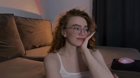 Snapshot of purity_ring chatting on March 2, 2025, 11:29 am Marie online show from March 2, 2025, 11:29 am