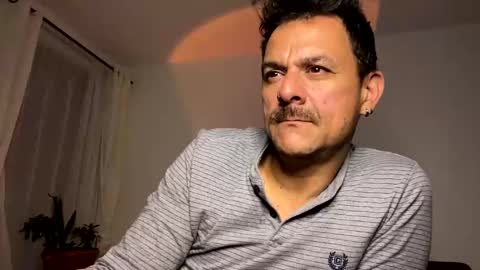 Puro Love online show from February 11, 2026, 3:22 am