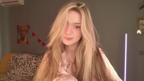 Bella online show from March 8, 2026, 5:44 am