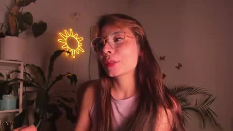Snapshot of purple_opal chatting on June 17, 2026, 8:10 pm Vero online from Tuesday to Sunday online show from June 17, 2026, 8:10 pm