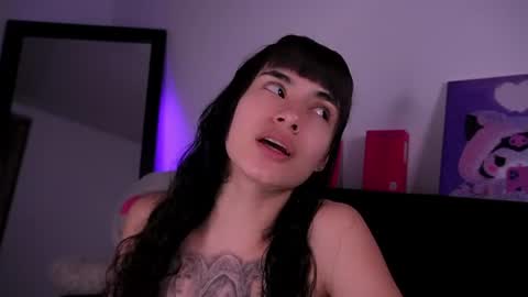 Alynn online show from August 4, 2026, 1:53 am