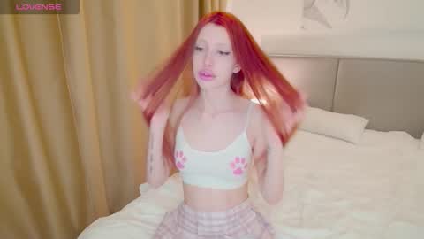 Snapshot of purring_cat chatting on November 27, 2025, 9:17 pm Lilly online show from November 27, 2025, 9:17 pm