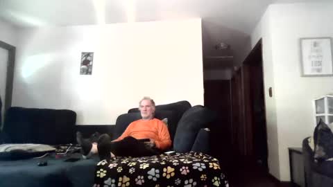 Snapshot of pussy_licker0127 chatting on October 14, 2025, 5:36 pm Mark online show from October 14, 2025, 5:36 pm