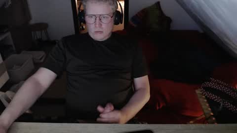 pussylovercb online show from April 22, 2026, 8:10 pm