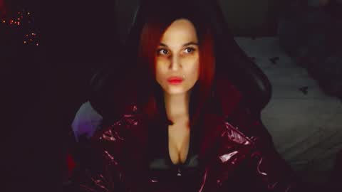 Kitty online show from November 24, 2025, 5:01 pm