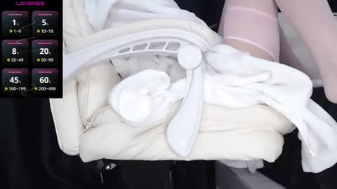 Snapshot of qianqian_ chatting on October 30, 2025, 9:44 am qianqian_ online show from October 30, 2025, 9:44 am