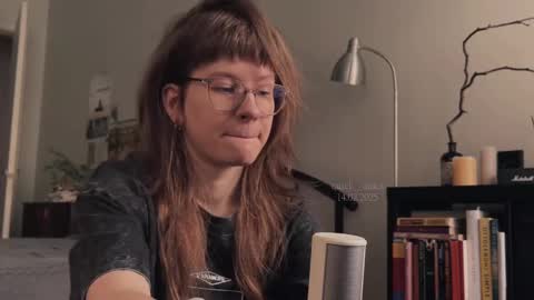 Snapshot of quack__quack chatting on February 16, 2025, 8:54 am online show from February 16, 2025, 8:54 am