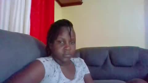 queen014 online show from November 14, 2025, 7:45 pm