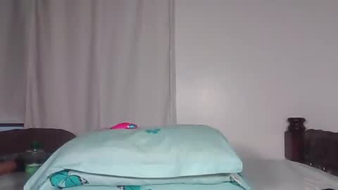 queen_abito online show from June 15, 2026, 4:15 am