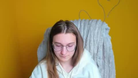 Amelie online show from March 3, 2026, 12:33 pm