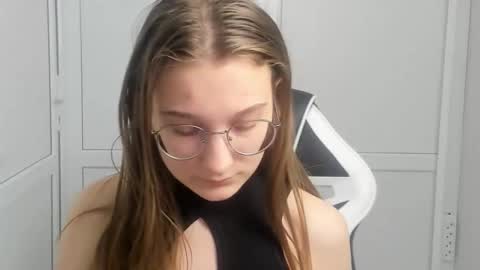 Amelie online show from March 20, 2026, 7:57 am