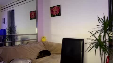 Snapshot of queen_chatur chatting on February 12, 2025, 6:09 pm Viktoria online show from February 12, 2025, 6:09 pm