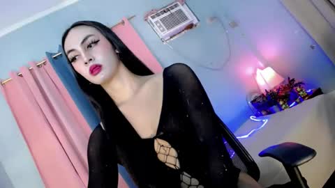 queen_danaya online show from July 10, 2026, 7:12 am