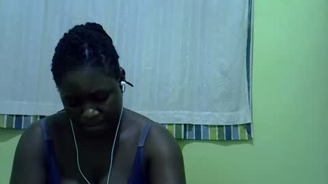 Snapshot of queen_diva01 chatting on April 17, 2026, 10:02 pm queen_diva01 online show from April 17, 2026, 10:02 pm