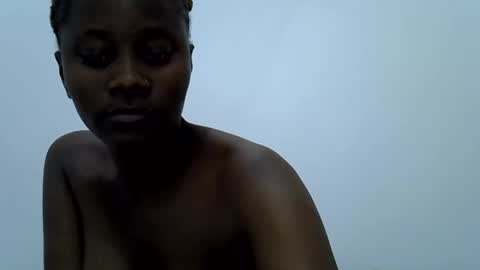 queen_diveer online show from September 22, 2025, 7:38 pm