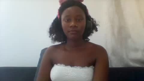 queen_diveer online show from October 1, 2025, 8:42 am