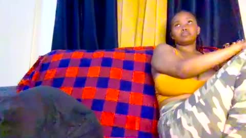 Snapshot of queen_doli chatting on July 17, 2026, 6:35 pm queen_doli online show from July 17, 2026, 6:35 pm