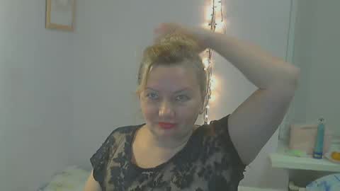 queen_jane8 online show from December 17, 2024, 7:48 pm