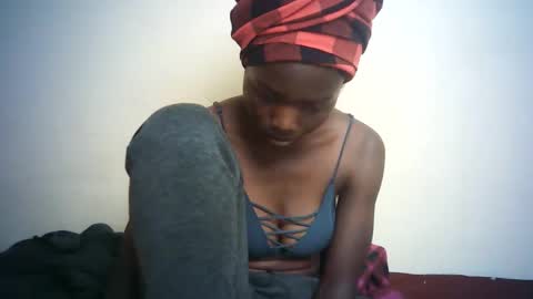 queen_joan online show from February 4, 2025, 9:28 am