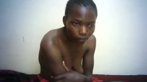 queen_joan online show from February 19, 2025, 1:28 pm