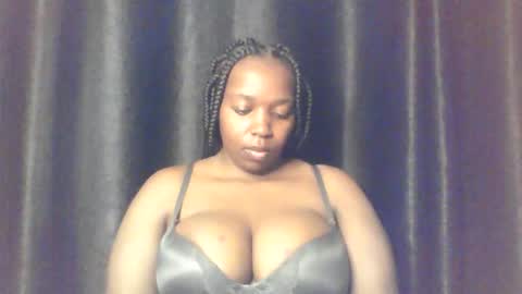 Snapshot of queen_melanine chatting on March 2, 2026, 3:52 am QUEEN online show from March 2, 2026, 3:52 am