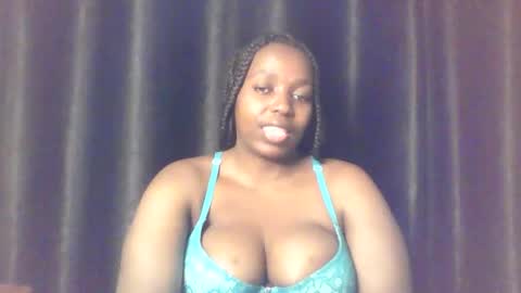 Snapshot of queen_melanine chatting on March 22, 2026, 1:36 pm QUEEN online show from March 22, 2026, 1:36 pm