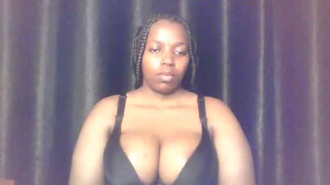 Snapshot of queen_melanine chatting on March 27, 2026, 5:02 am QUEEN online show from March 27, 2026, 5:02 am