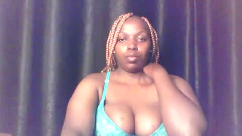Snapshot of queen_melanine chatting on April 1, 2026, 1:41 pm QUEEN online show from April 1, 2026, 1:41 pm