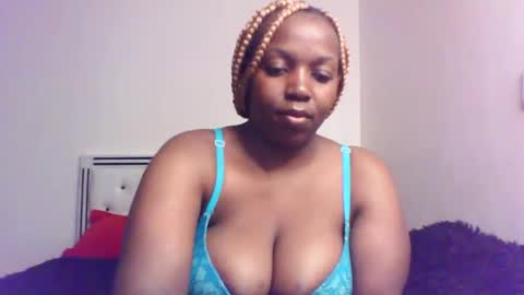 Snapshot of queen_melanine chatting on April 9, 2026, 3:50 am QUEEN online show from April 9, 2026, 3:50 am