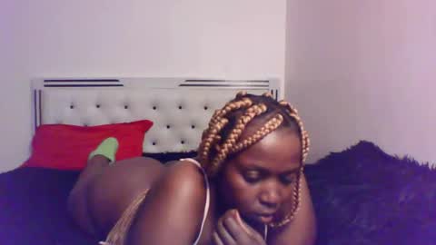 Snapshot of queen_melanine chatting on April 12, 2026, 3:39 pm QUEEN online show from April 12, 2026, 3:39 pm