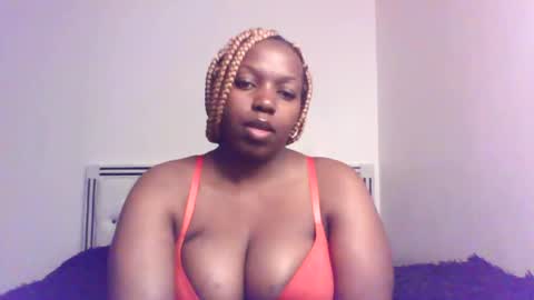 Snapshot of queen_melanine chatting on April 14, 2026, 3:34 am QUEEN online show from April 14, 2026, 3:34 am