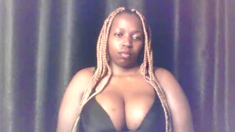 QUEEN online show from May 6, 2026, 4:19 am