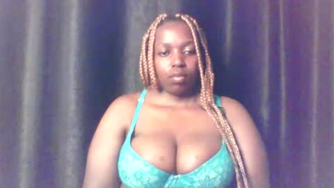QUEEN online show from May 9, 2026, 5:01 am