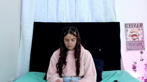 queen_misy online show from April 1, 2026, 8:28 pm