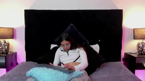 queen_misy online show from May 17, 2026, 9:11 pm
