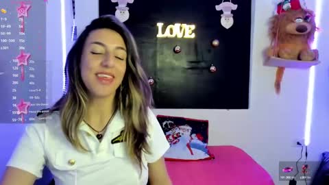 Snapshot of queen_natttyy chatting on December 3, 2024, 6:04 am queen_natttyy online show from December 3, 2024, 6:04 am
