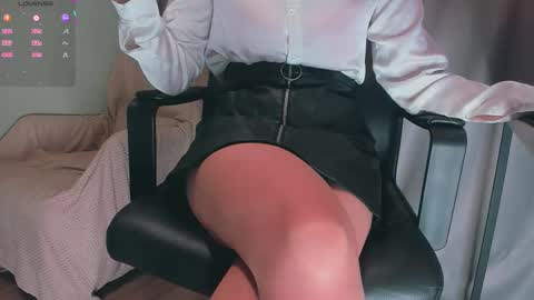 Snapshot of queen_nylon chatting on January 12, 2026, 8:03 pm Carly online show from January 12, 2026, 8:03 pm