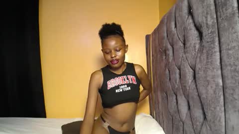 queen_sashavixen online show from February 3, 2026, 6:46 pm