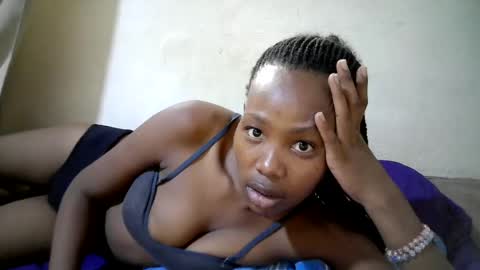 Snapshot of queen_slender chatting on June 14, 2026, 2:30 pm queen_slender online show from June 14, 2026, 2:30 pm