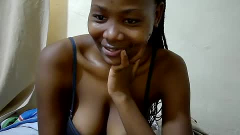 Snapshot of queen_slender chatting on July 3, 2026, 8:43 am queen_slender online show from July 3, 2026, 8:43 am