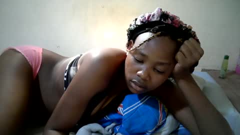 Snapshot of queen_slender chatting on July 24, 2026, 12:03 pm queen_slender online show from July 24, 2026, 12:03 pm