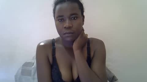 queen_sly online show from October 12, 2025, 7:18 am