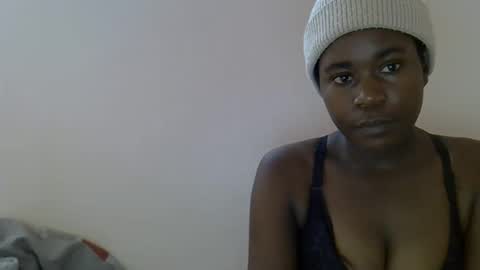 queen_sly online show from October 17, 2025, 9:23 am