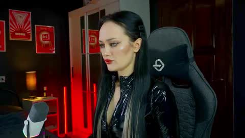 Snapshot of queenaliss chatting on February 8, 2026, 7:01 am Your world and the universe Aliss online show from February 8, 2026, 7:01 am