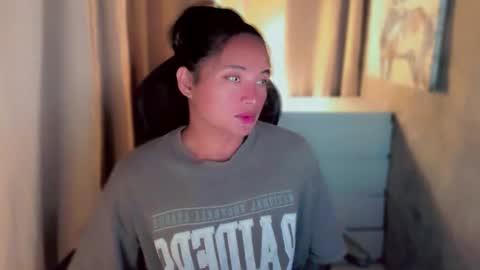 Snapshot of queenarthalia chatting on September 15, 2025, 6:24 am ARTHA online show from September 15, 2025, 6:24 am