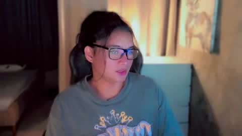 Snapshot of queenarthalia chatting on September 19, 2025, 8:38 am ARTHA online show from September 19, 2025, 8:38 am