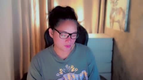 Snapshot of queenarthalia chatting on September 29, 2025, 2:49 am ARTHA online show from September 29, 2025, 2:49 am